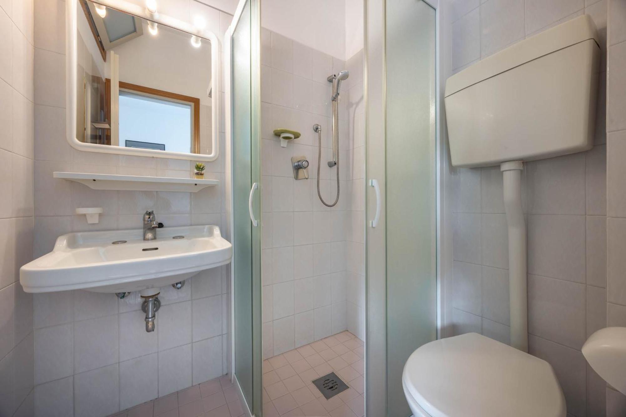 Single Room,1673659082:JPEG