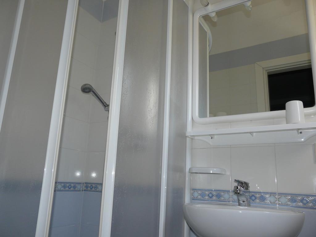 Deluxe Room (2 Adults + 1 Child),1539115627:JPEG